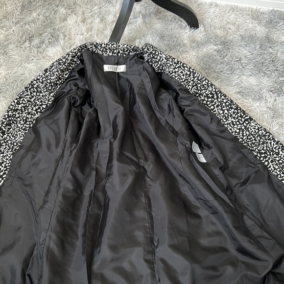 🚨Animal Print Blazer by Kasper - size 6 - Picture 4 of 4